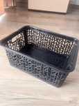 Coș organizator plastic – ideal pentru baie, birou sau bucătărie