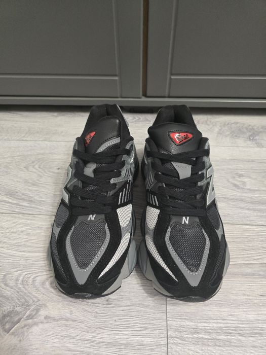 New balance 9060 nr 43 int 27,5 cm preț 350 lei