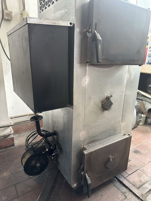 Soba ulei incalzire aer 30KW + burlane otel