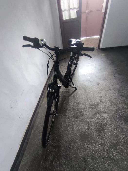 Bicicleta electrica aproape noua