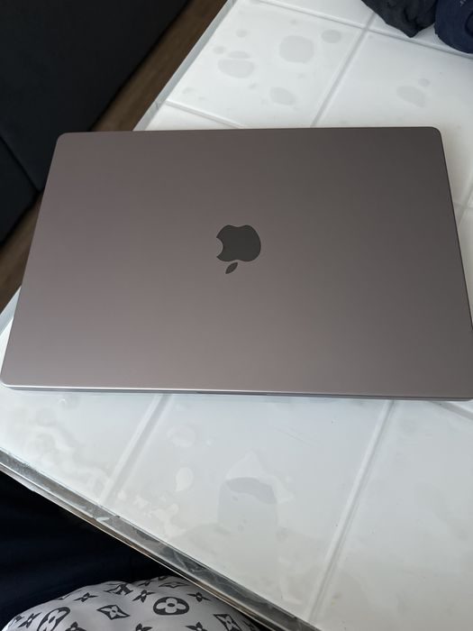 MacBook pro  2021 M1 /32 GBRam / 1TB SSD -Stare impecabila