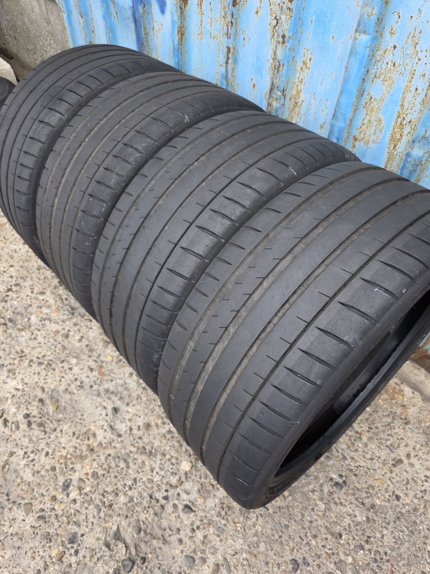 Anvelope Vară 235.35.20 Michelin An 2019