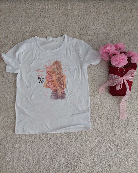 Еднакви тениски мама и бебе