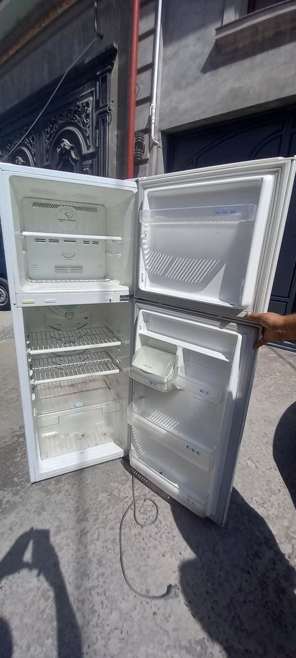 Срочно продам холодильник