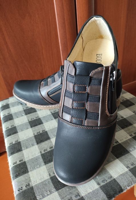 Продам новые туфли женские рр.39