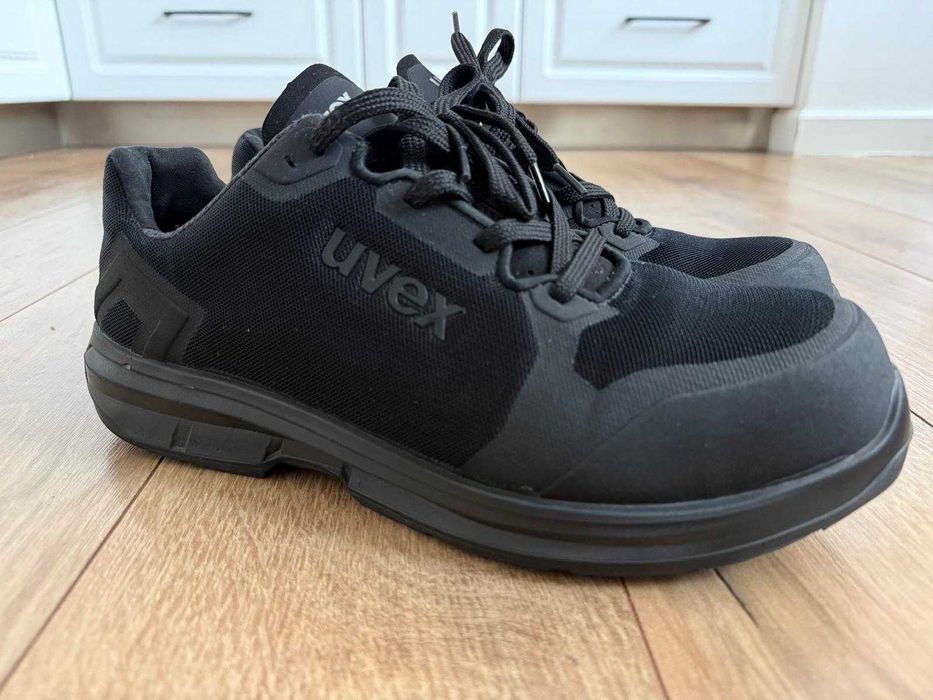 Nou Uvex 42 S1 ESD bocanci bombeu 2025