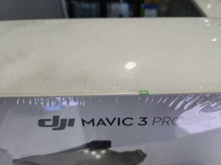 DJI Mavic 3 Pro Fly More