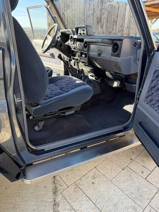 Toyota Land Cruiser J70 3.0 TD VX