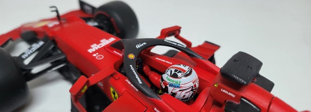 Machetă Ferrari F1 SF-21 Leclerc 1/18 Bburago