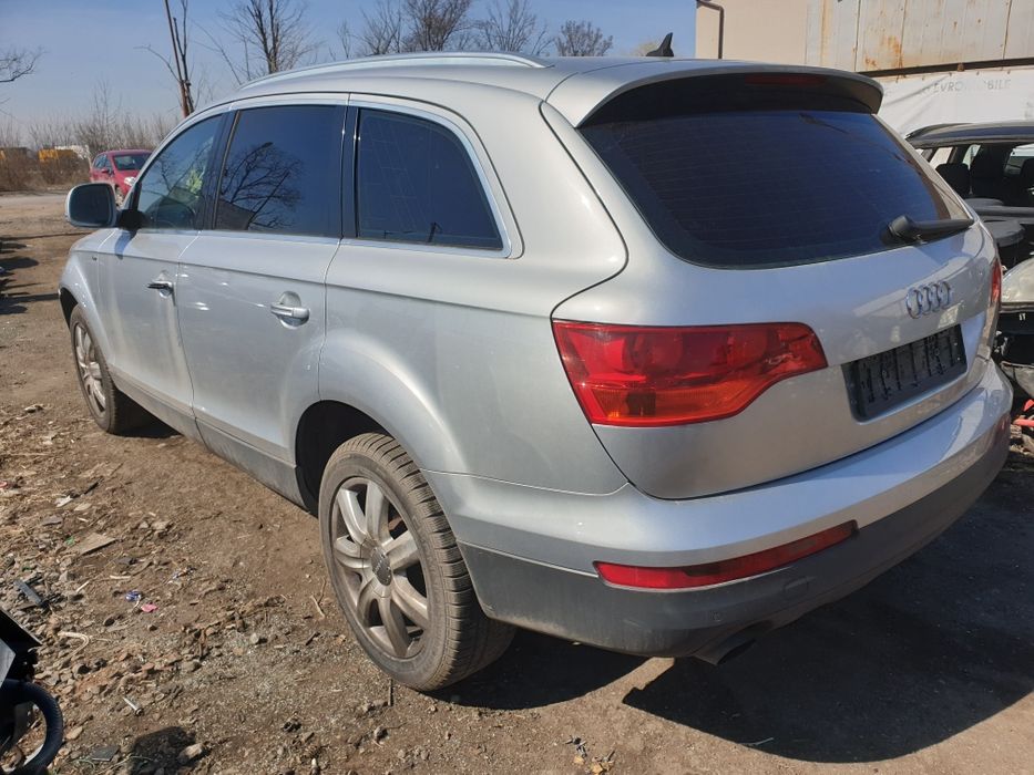 Продавам на части Ауди Q7 3.0tdi 233кс 2006год