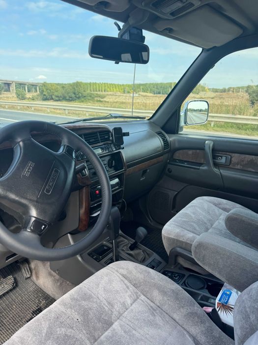 Isuzu Trooper 3.0 d - autoutilitară cu 5 locuri