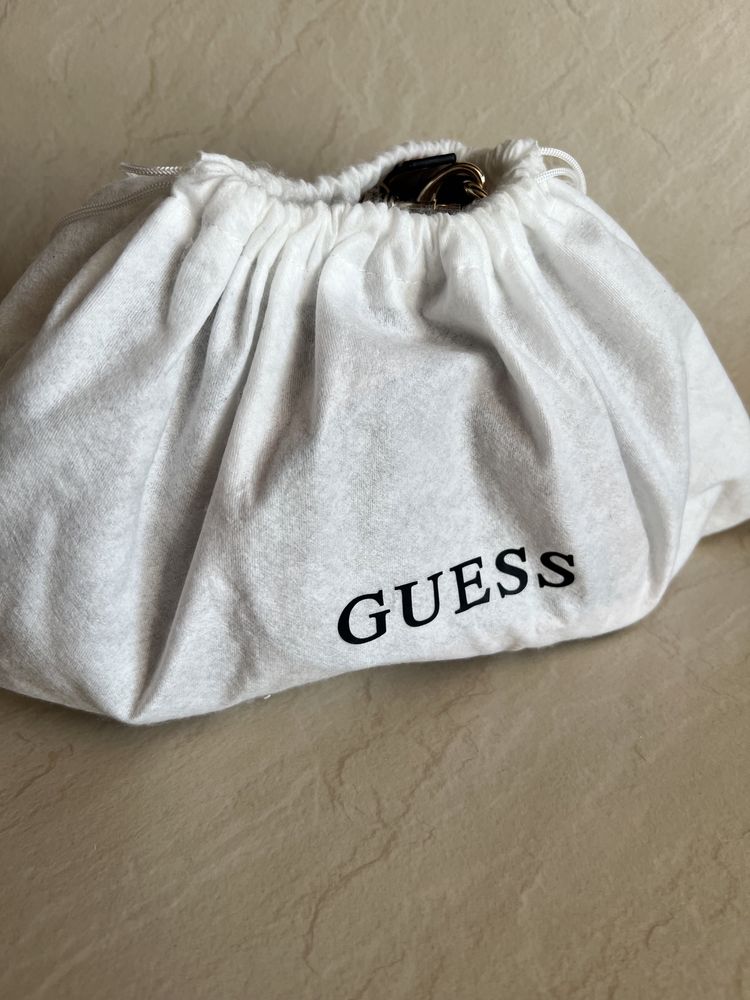 Чанта “ Guess “