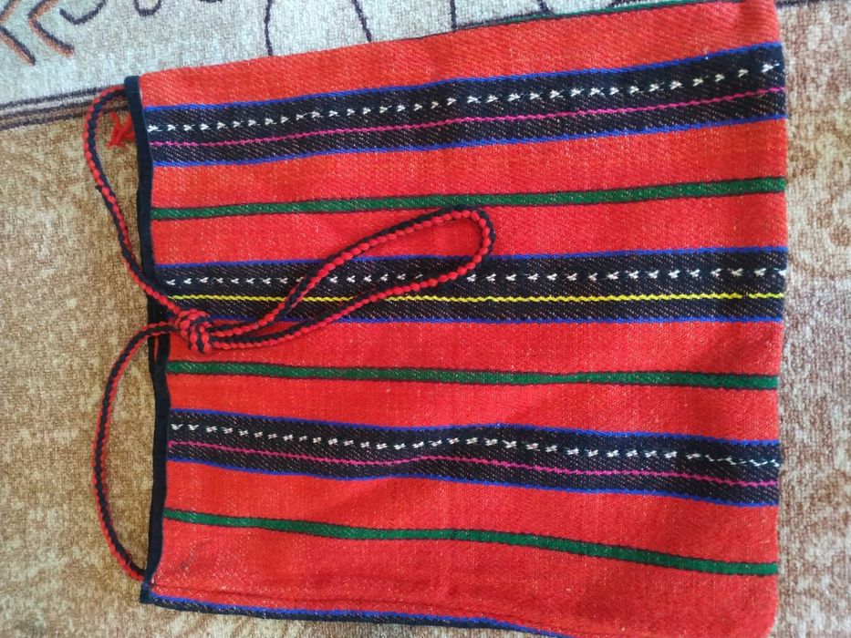 Продавам Аладжа носия