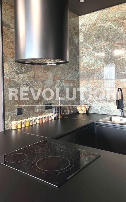 Дава се под наем Тристаен апартамент в Варна, Галата - 122 кв.м за 1100 € - Снимка #4