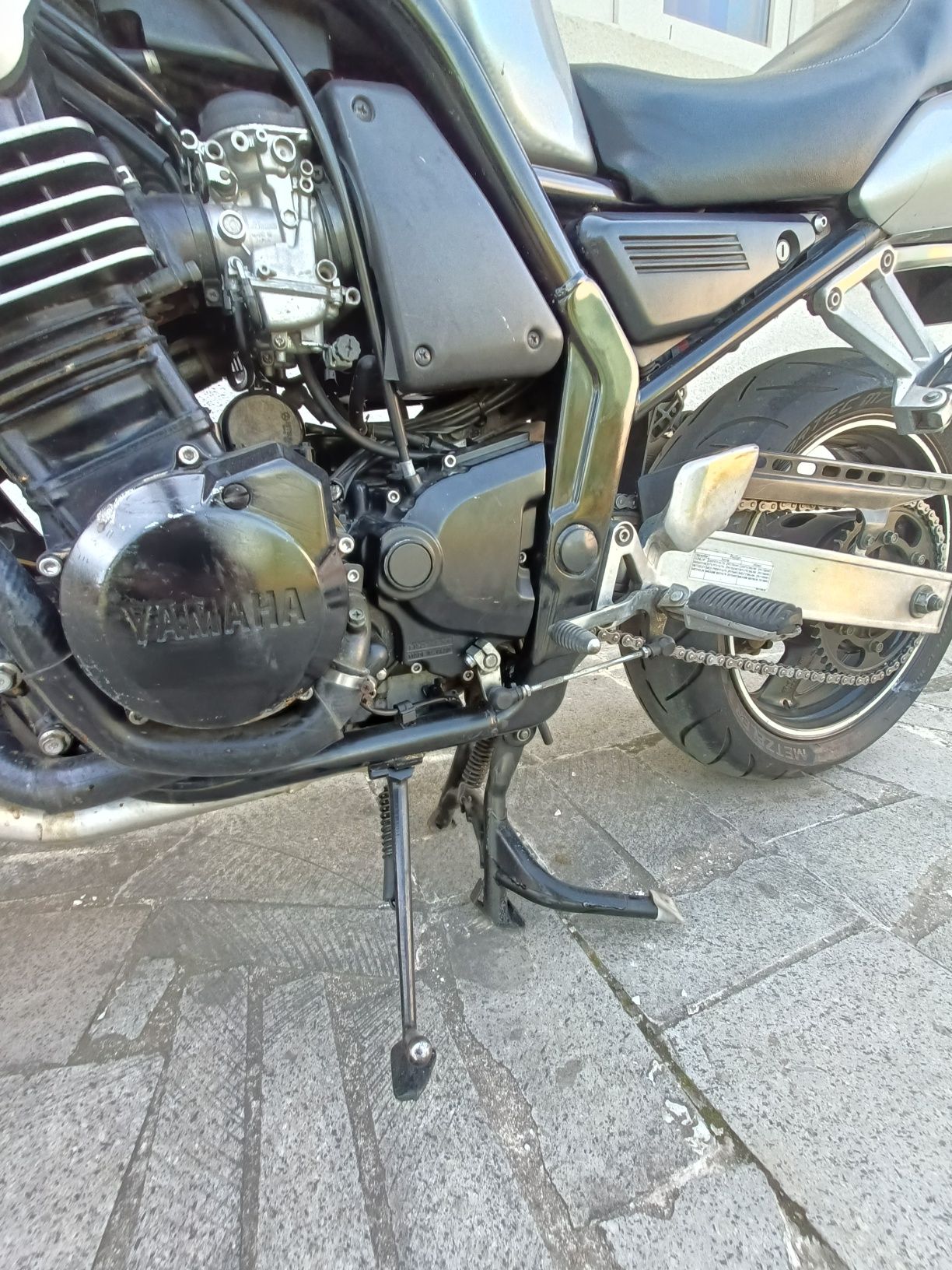 Vând Yamaha FZS 600