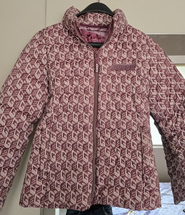 Дамско преходно яке Guess XS р-р