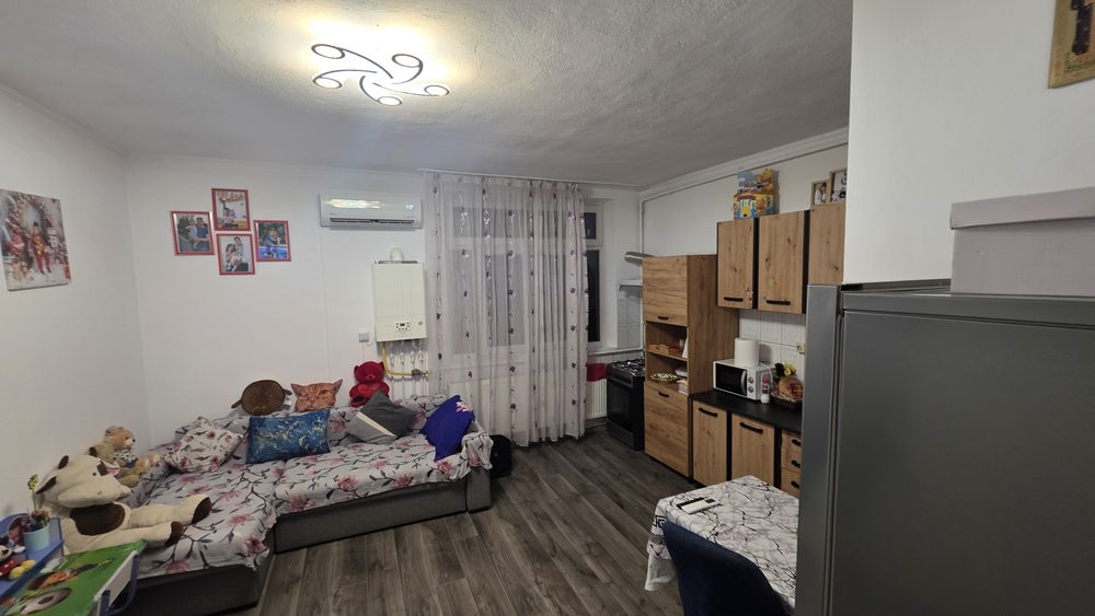 Vând apartament 2 camere