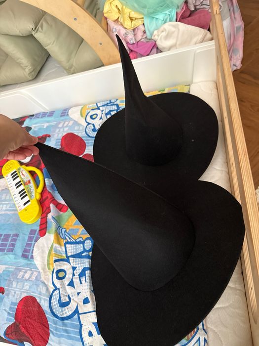 Отдам две шляпы Гарри Поттера