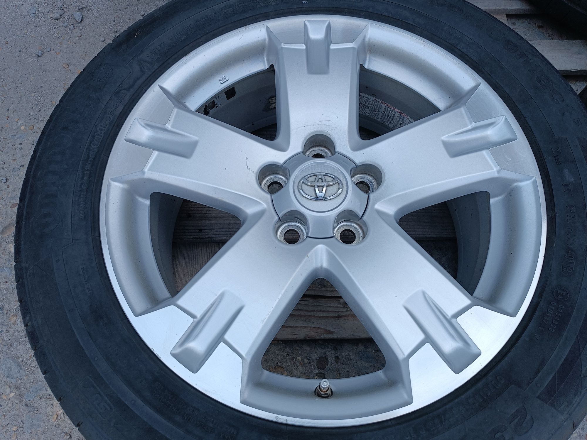 Лети джанти 18ки 5х114.3 Toyota + летни гуми 235/55/18 Continental