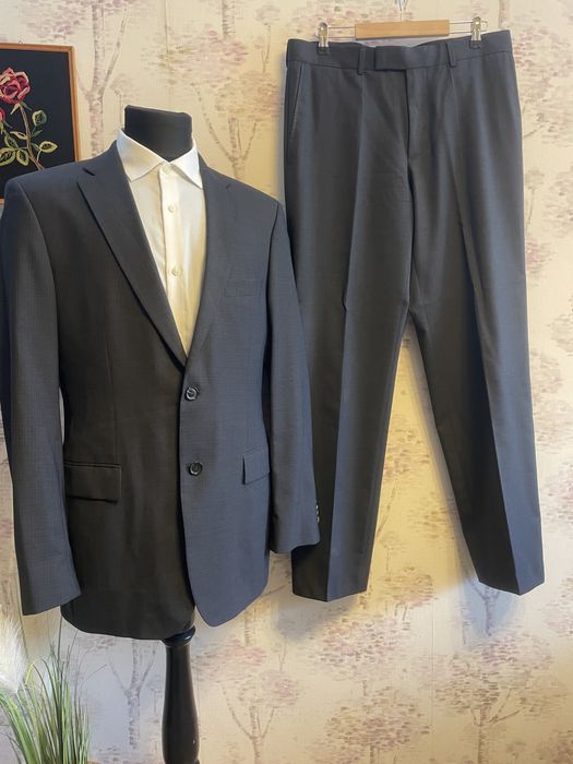 Costum barbati lana pura Hugo Boss L