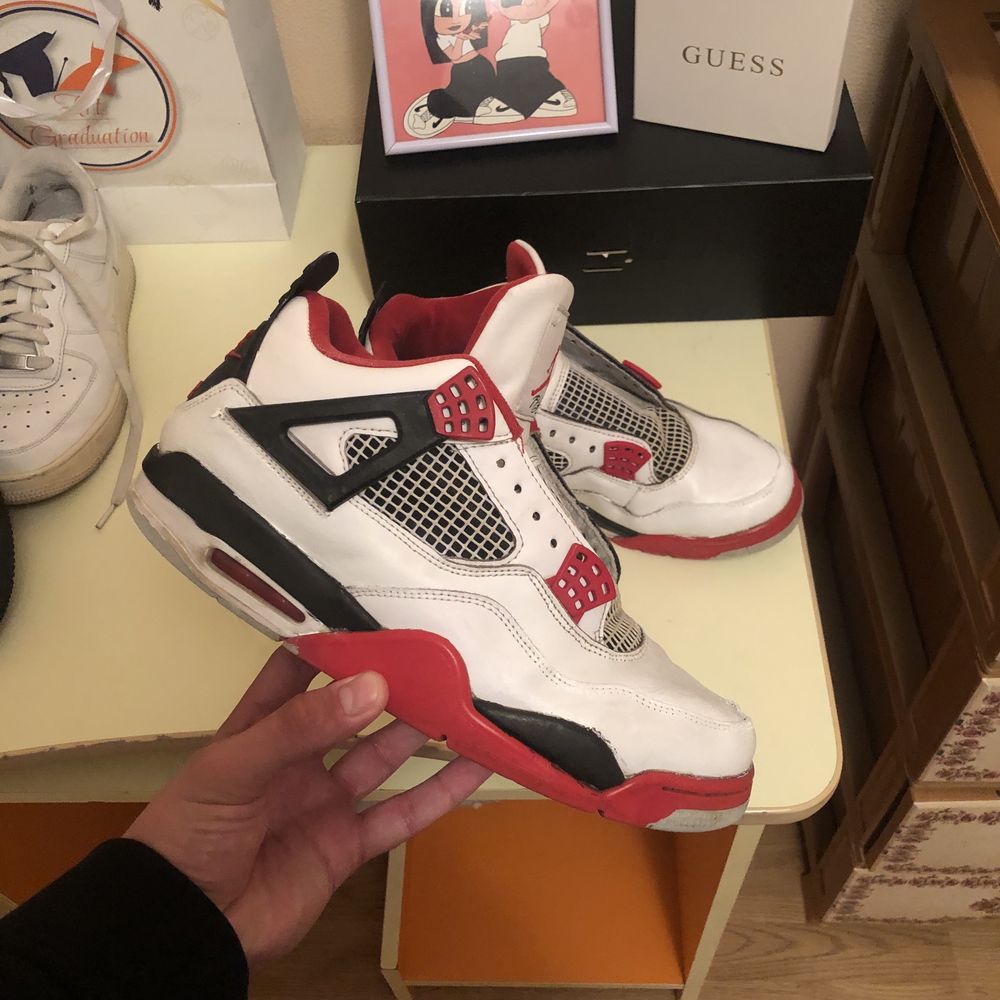 Jordan 4 Fire Red
