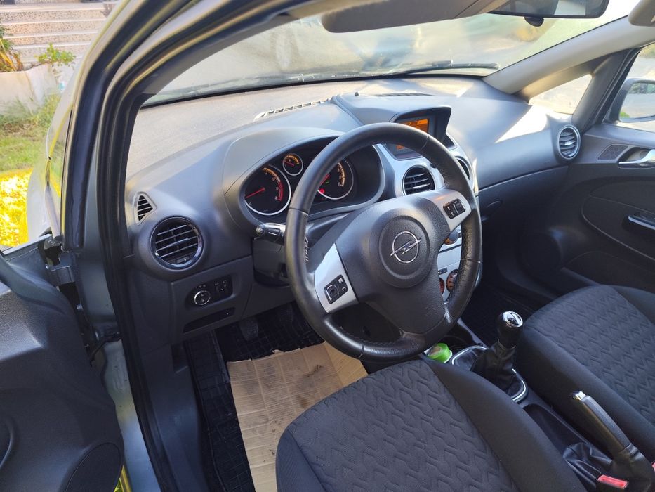 Opel CORSA 1,2 benzină euro 5