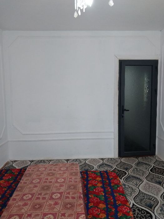Sagdianada 2etaj 2xona kvartira sotiladi Parij marojni ruparasida