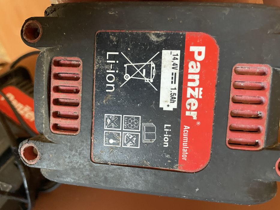 Masina Gaurit / Insurubat Panzer YT7209 cu Acumulator 14.4 V , 1.5 Ah