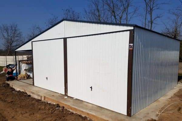 Garaj modular pe structura metalica