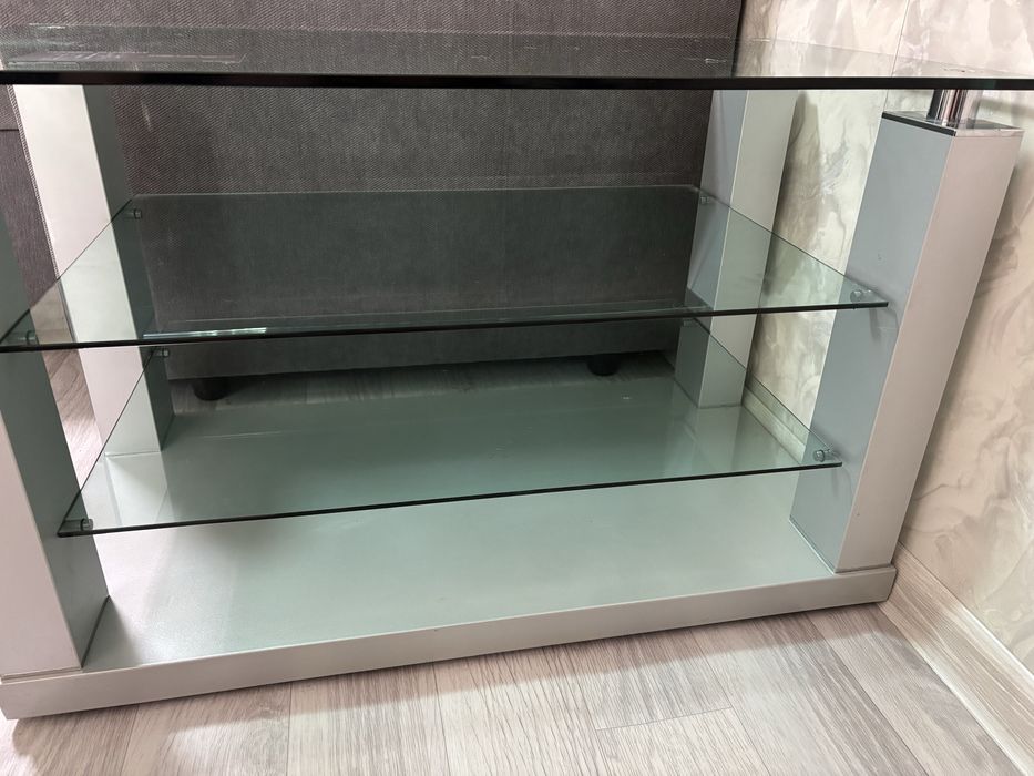 Продам журнальный стол стеклянно-металлический