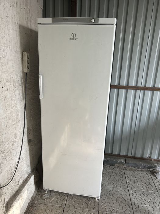 Продам не рабочую морозилку