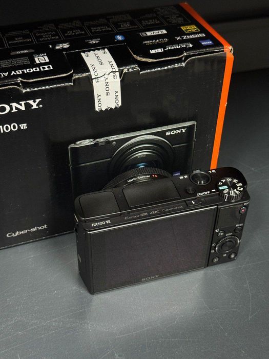 Sony Cyber-Shot RX100VII