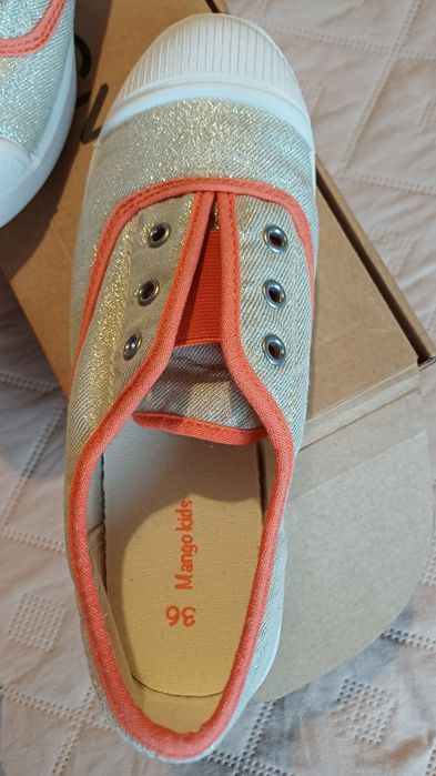 Чисто нови кецове Mango