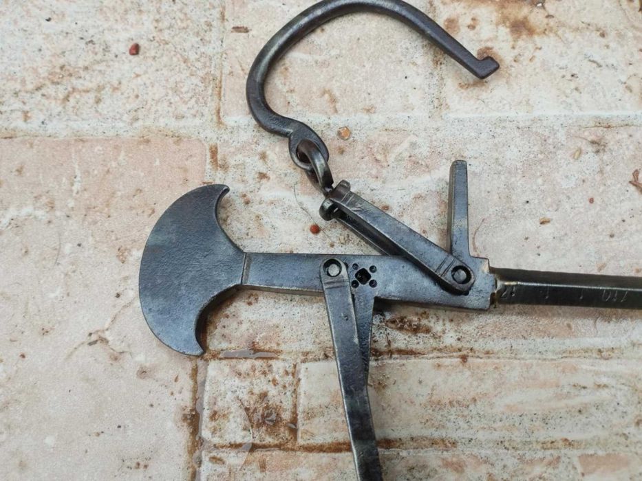 Стар кантар с топуз