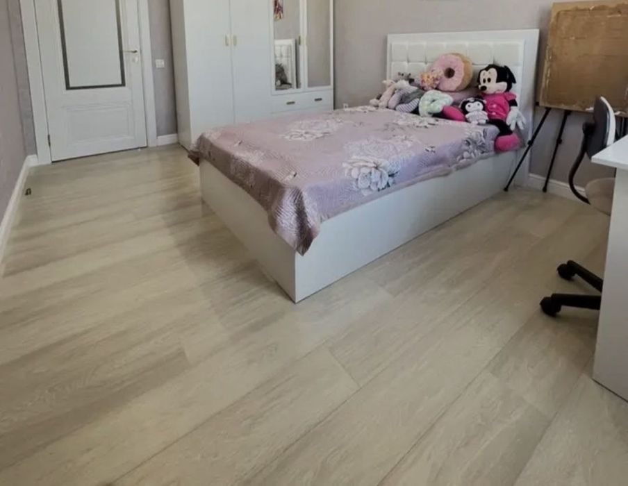 Oybek metroda 3 xonali kvartira arendaga beriladi.