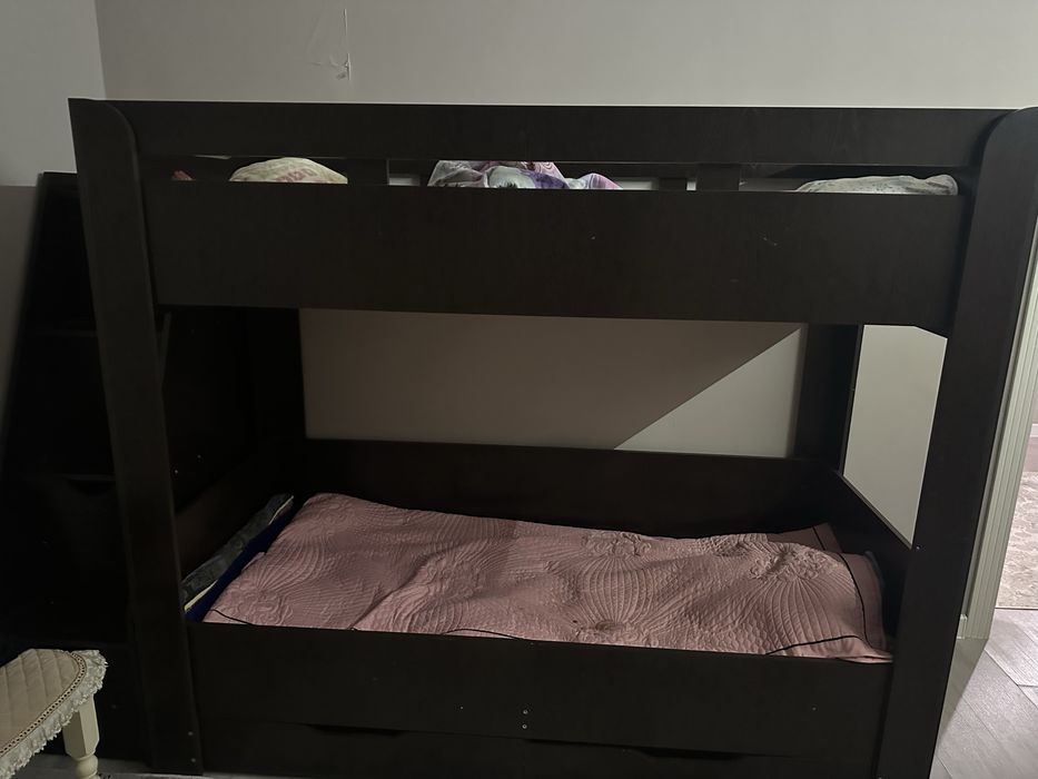 Двухярусная кровать
