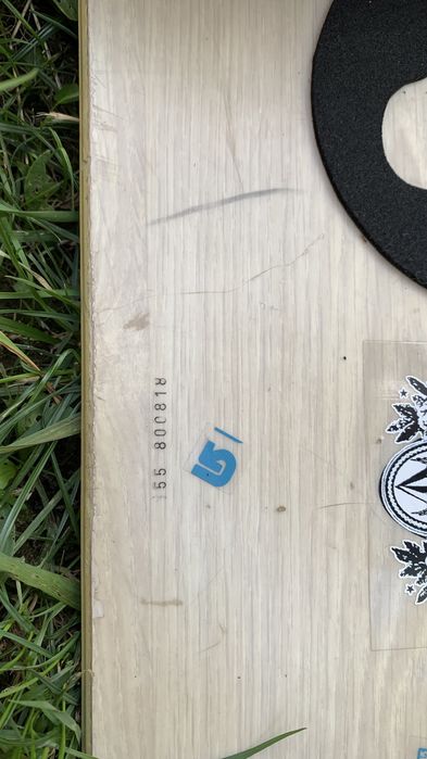 Snowboard Burton 155 + Legaturi CrazyCreek + casca cu ochelari