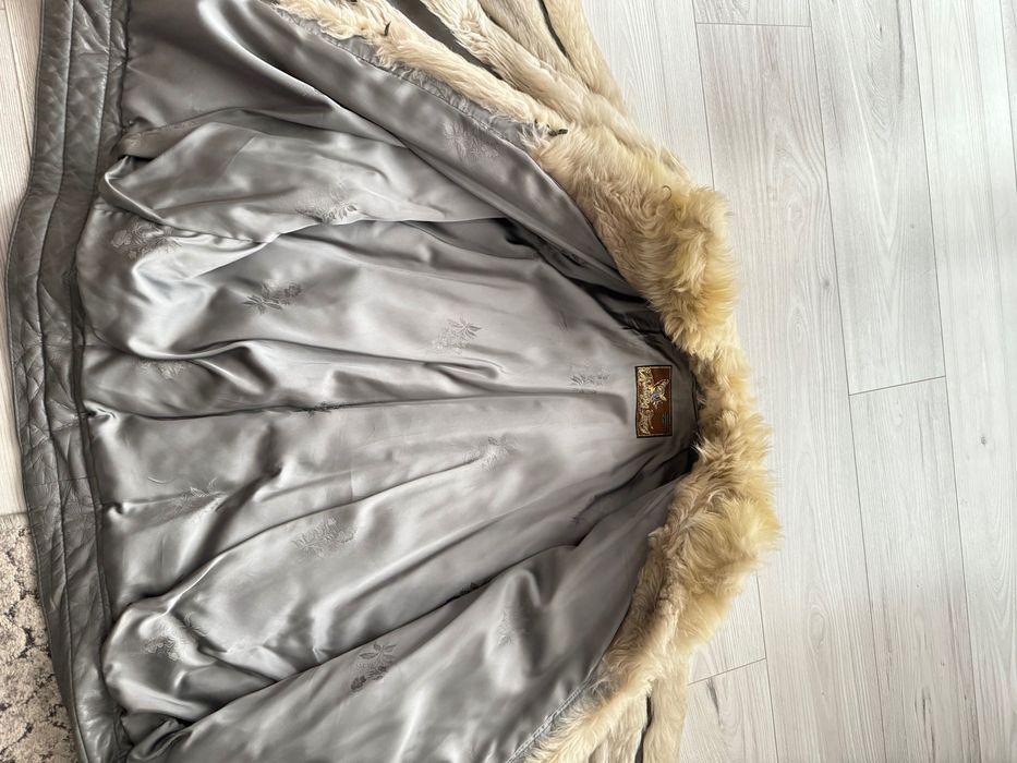 Късо дамско палто от Естествена кожа с косъм