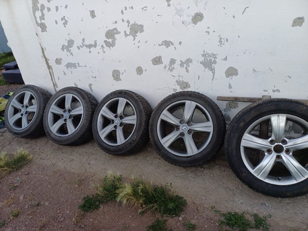Продаю диски Lexsus . В комплект зимних  шин Kapsen 215/55 R17