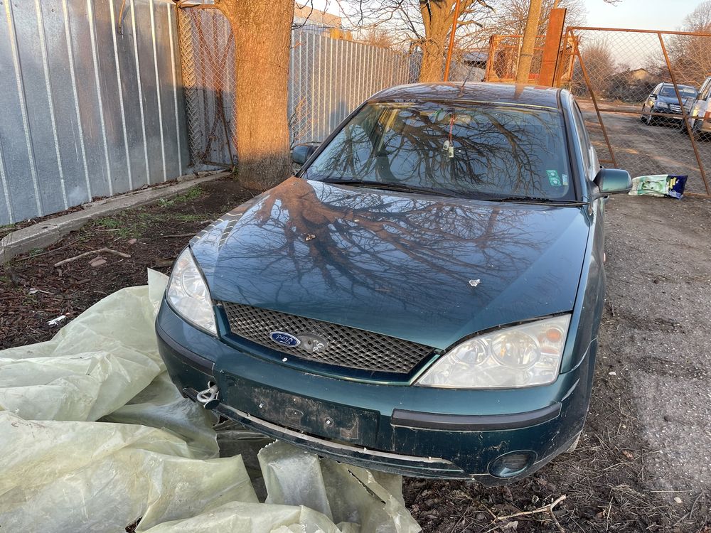 Ford Mondeo 2.0 i на части