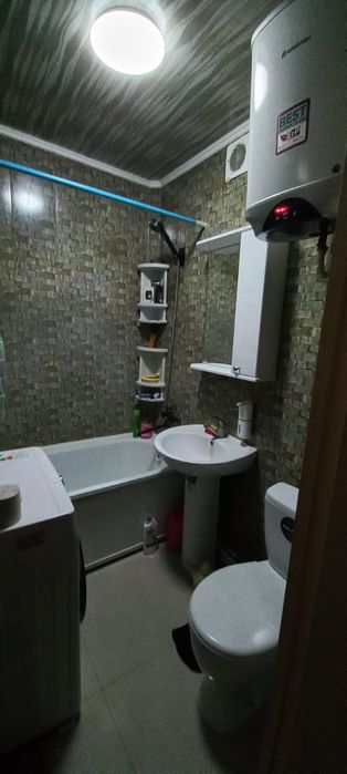 Продам двухкомнатную квартиру теплую сухую в центре