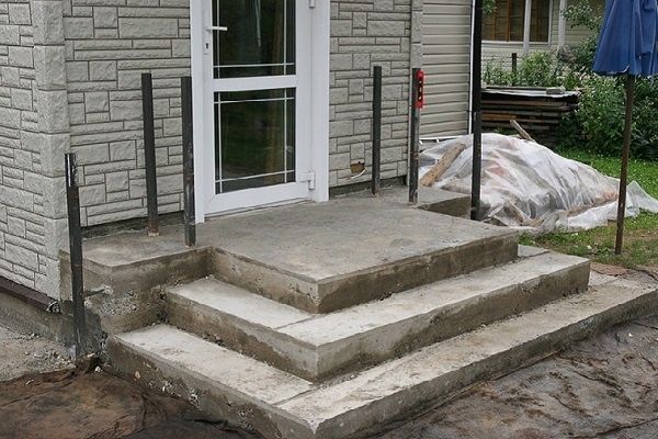 Бетонирай старите пътеки и вдъхни нов живот на своя двор