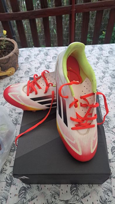 Vand ghete Adidas f50
