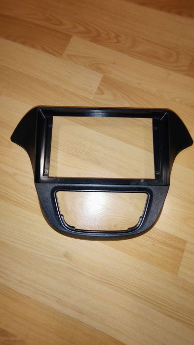 Опел мока рамка за 9" навигация