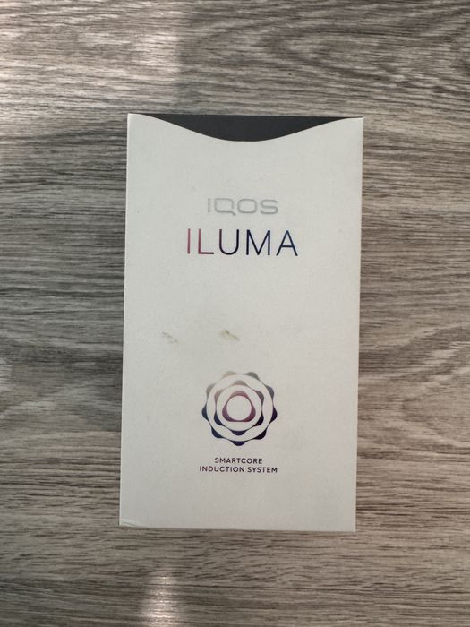 Iqos iluma negru