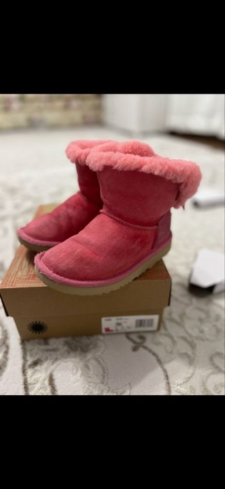 Ботуши на UGG от ест кожа
