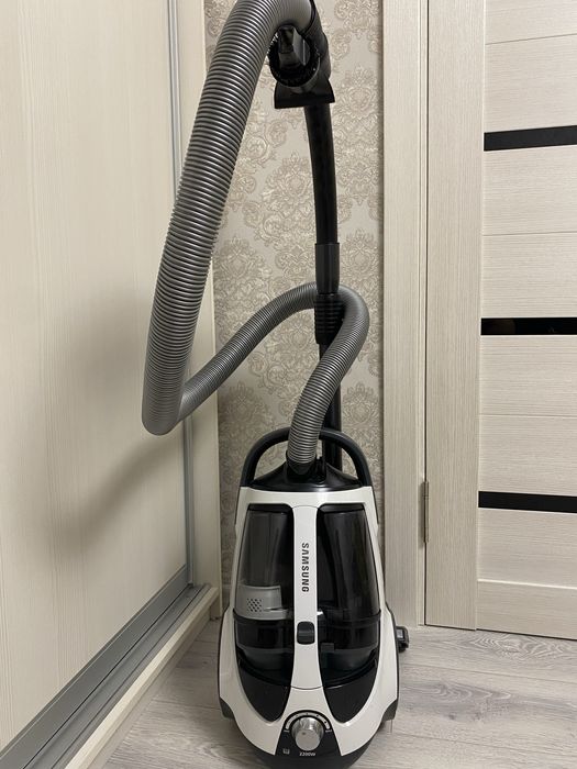 Пылесос SAMSUNG SC8835/VCC8835