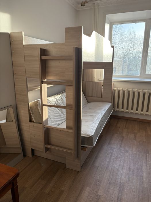 Двух ярусный кровать