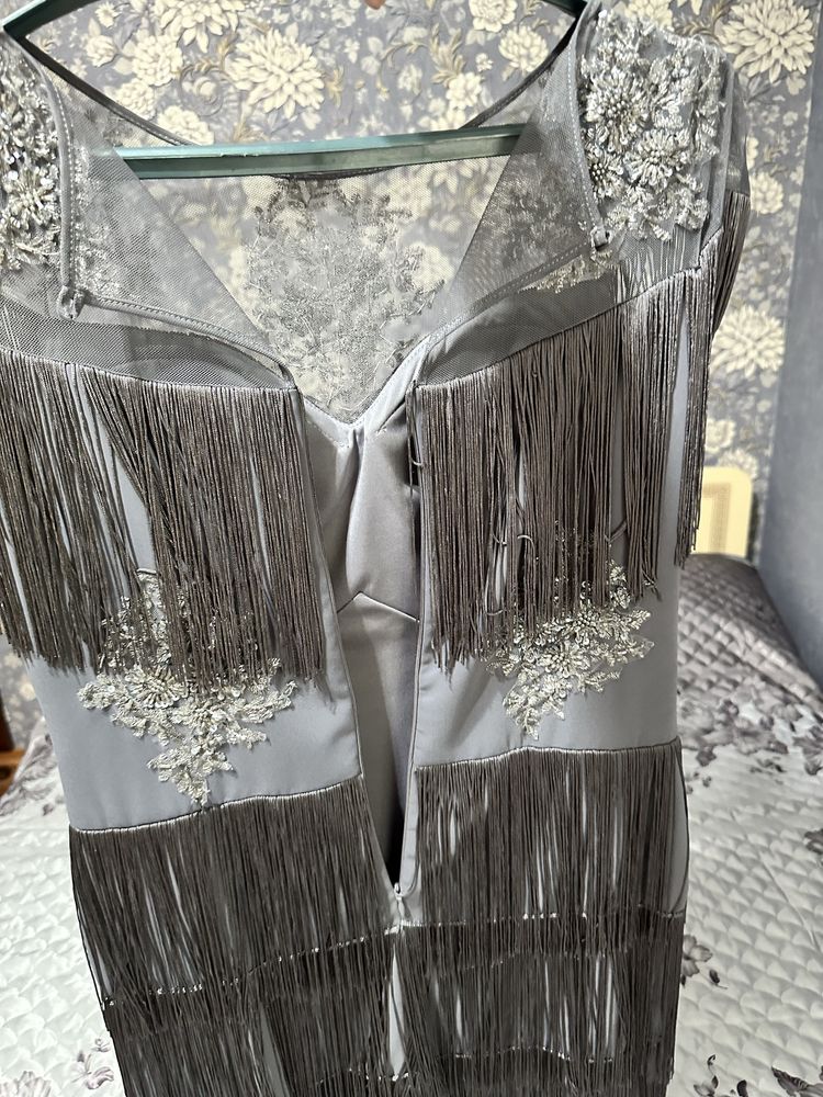 Продам шикарное платье