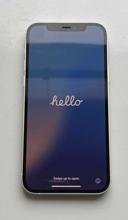 iPhone 12 128GB Бял - Отлично състояние, отключен, с кутия